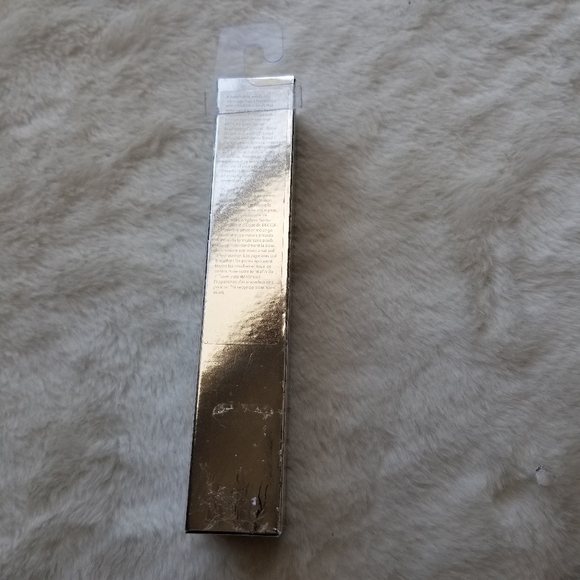 Becca Weightless Blur Skin Love Foundation - Picture 4 of 6